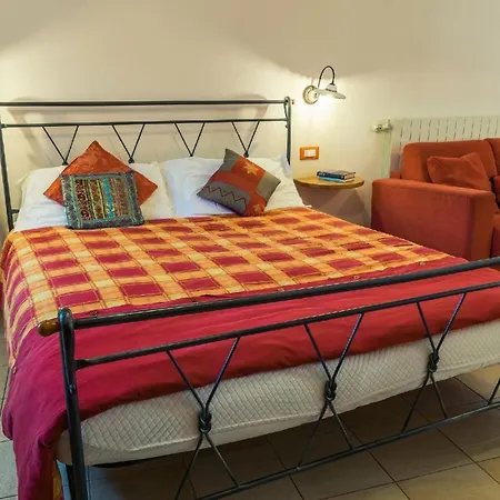Studio-apartment Mit Balkon Mit Seeblick Und Zugang Zum Garten *